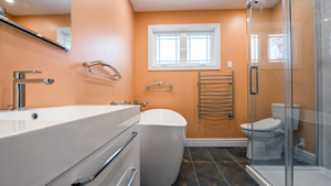 Renovierung Wohnung Bad Sanierung modernisieren und renovieren RKS Eeal-Estate GmbH Hannover